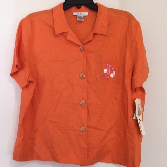 *NWT* Button Down Short Sleeve Top - Picture 1 of 4